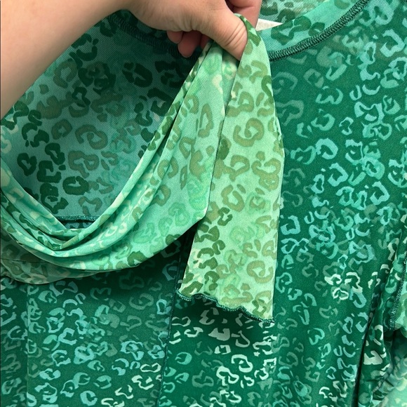 LOGO Layers Womens Green Animal Print Long Sleeve Stretch Blouse CASUAL Sz XL - Picture 7 of 11